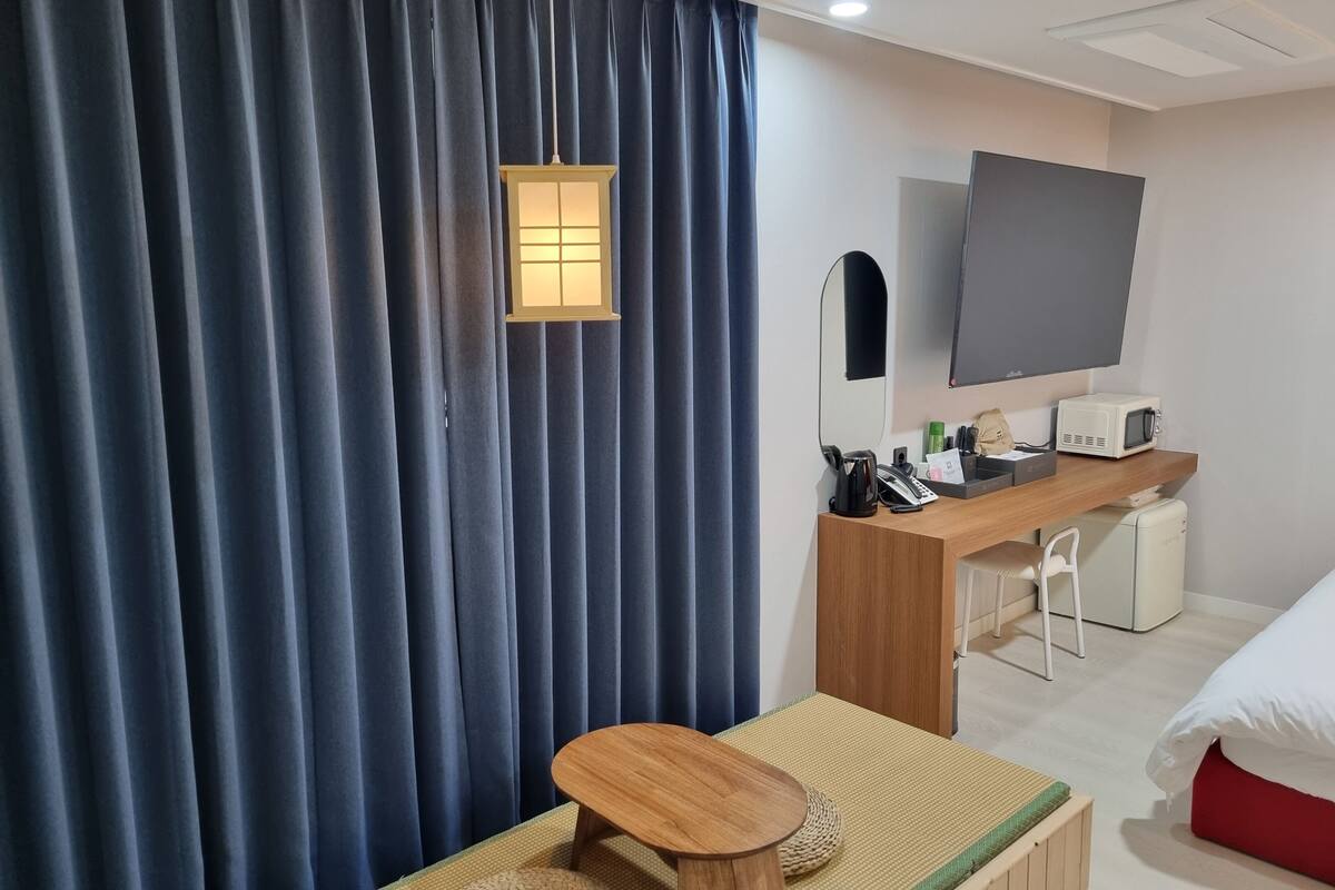 Luxury Double Room, City View | Desk, laptop workspace, free WiFi