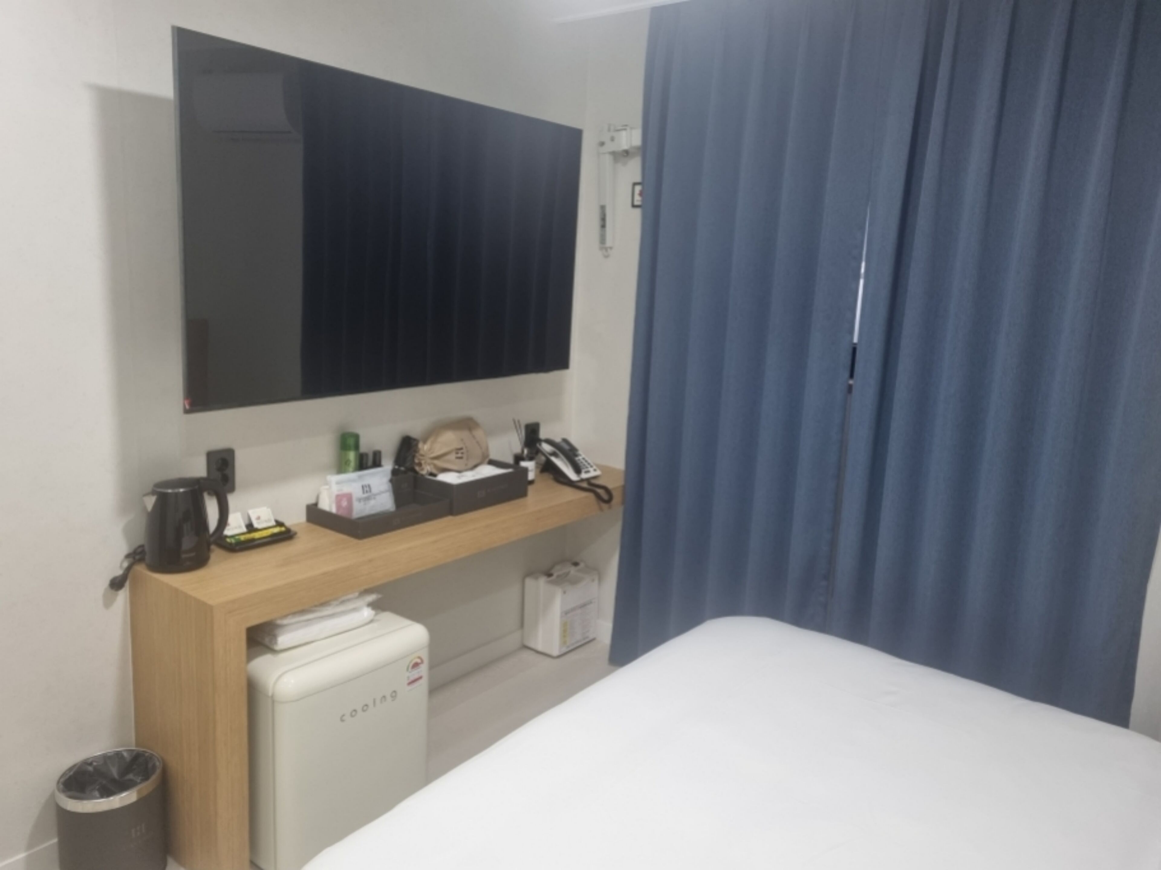 Doppia Standard, vista città | Una scrivania, postazione laptop, Wi-Fi gratuito