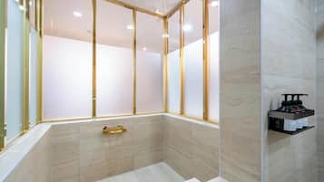 Luxury Double Room, City View | Bathroom | Shower, hair dryer, towels