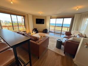 Smart TV - B & B on Yorkes- 2 storey holiday home. Free Wifi, off peak special available (Edithburgh)