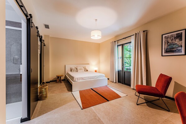 4 bedrooms, iron/ironing board, travel crib, internet