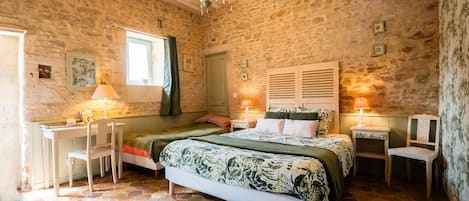 1 bedroom, WiFi, bed sheets