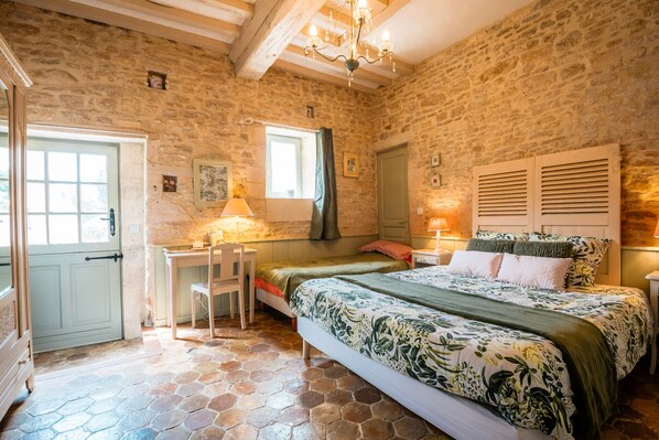 1 bedroom, WiFi, bed sheets