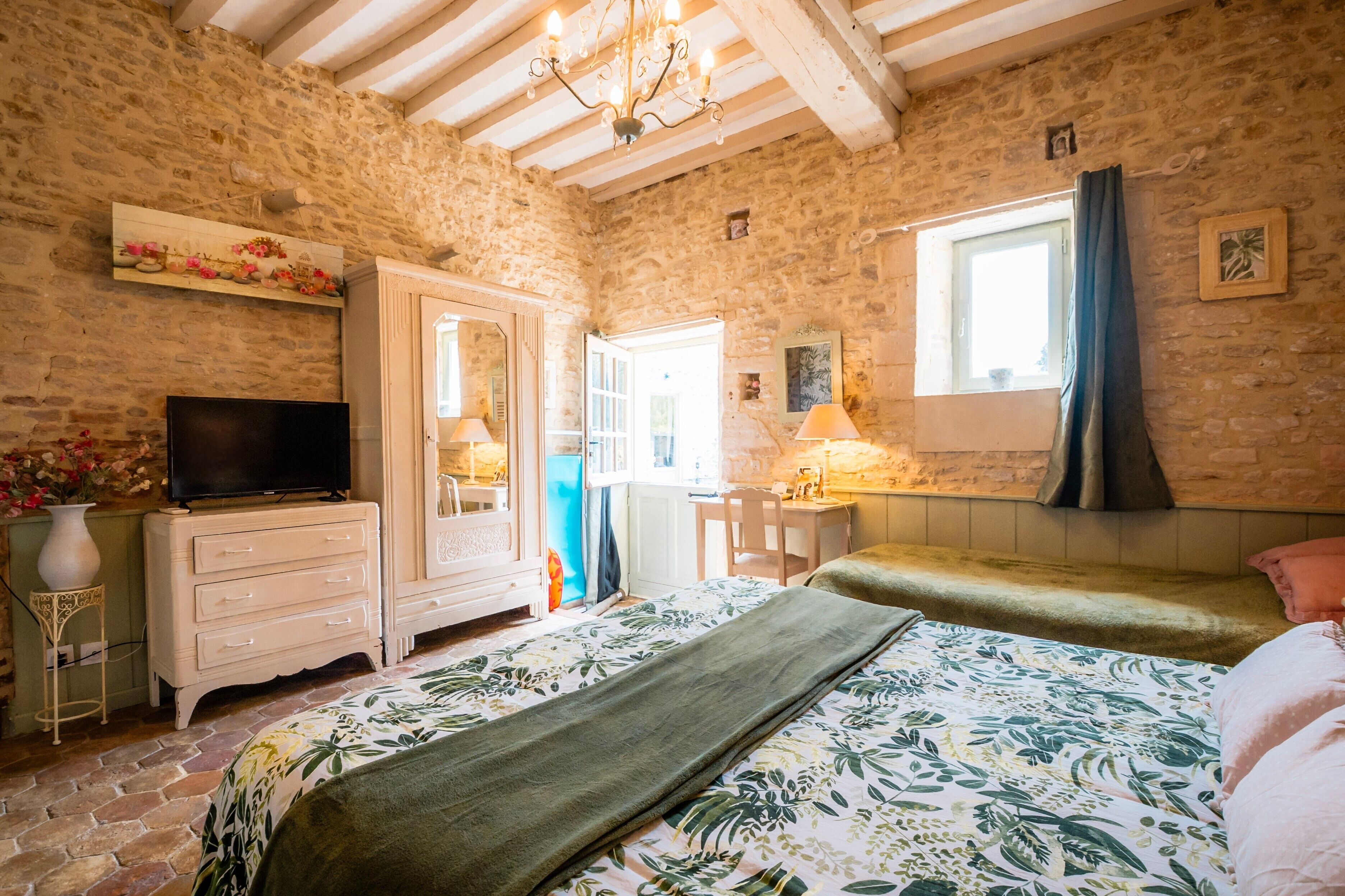 1 bedroom, WiFi, bed sheets