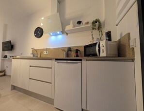 Coffee/tea maker, fridge, microwave, electric kettle - 9110 Livingtarifa Blue Wave (Tarifa)