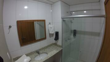 Dusche, Seife, Shampoo, Toilettenpapier