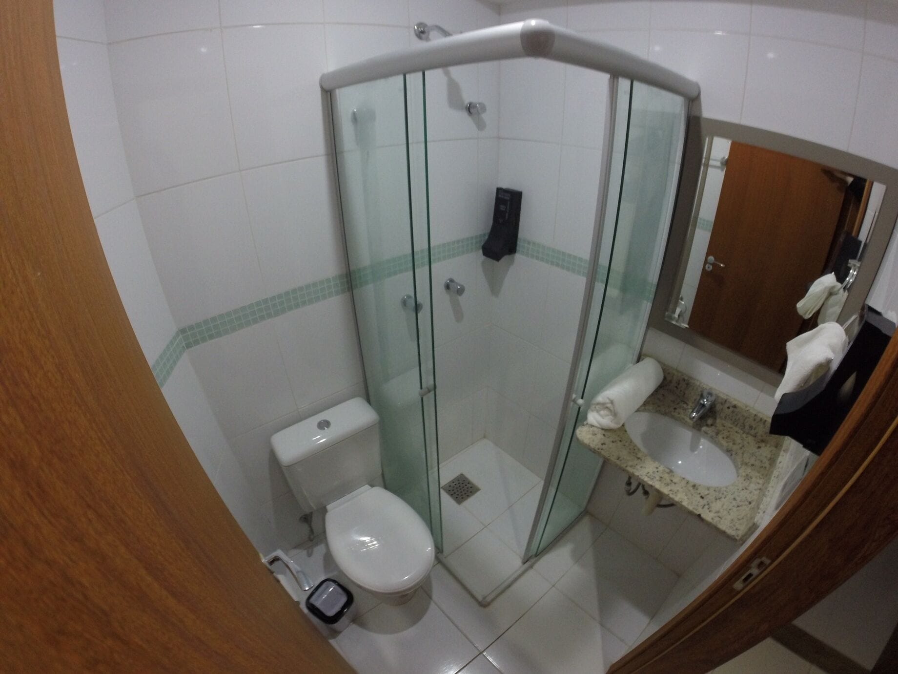 Economy Double or Twin Room | Bathroom | Shower, soap, shampoo, toilet paper