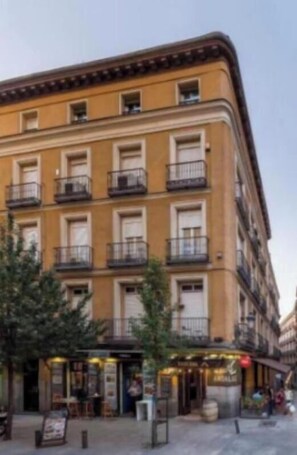 Exterior - Spacious Group Apartment in the Heart of Madrid Near Plaza Mayor (Madrid)