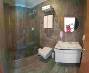 Deluxe Room, Pool View | Bathroom - Green House Garden Park (Istanbul)