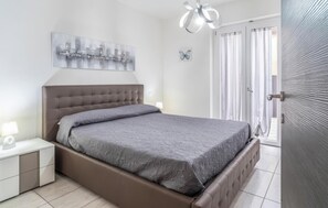 2 camere, una scrivania, ferro/asse da stiro, Wi-Fi