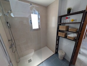 Shower, hair dryer, towels - 117 Livingtarifa Trebol (Tarifa)