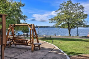 Property grounds - New! Charming Studio on Lake Minocqua - minutes to downtown! (Minocqua)