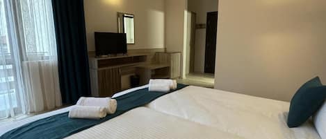 Deluxe Double Room, Balcony | Free WiFi