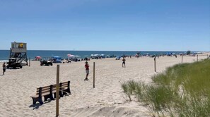Beach nearby - Game Room, Central AC, Dog Friendly! (Orleans)