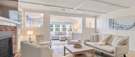 TV, fireplace, offices