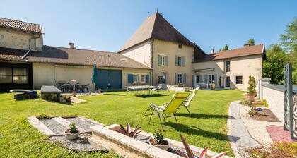 Cottage 'Gîte À Isches' with Private Terrace, Shared Garden and Wi-Fi