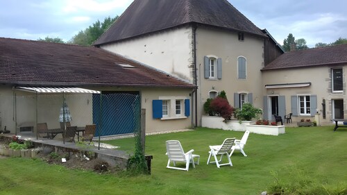 Gîte « Gîte À Isches » avec terrasse privée, jardin commun et Wi-Fi