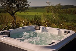Bañera de hidromasaje exterior