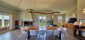 Dining - VILLA COLLE DEI VIGNETI - Sardinian Vineyard Estate (Ussana)