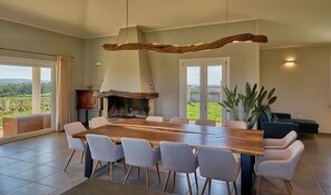 Dining - VILLA COLLE DEI VIGNETI - Sardinian Vineyard Estate (Ussana)