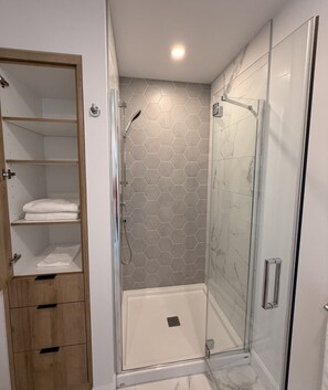 Bathroom - Cozy 1 Bedroom Apartment in Quebec | Le Prisme (Québec)