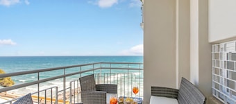 Kenyon Charm - Total Sea View