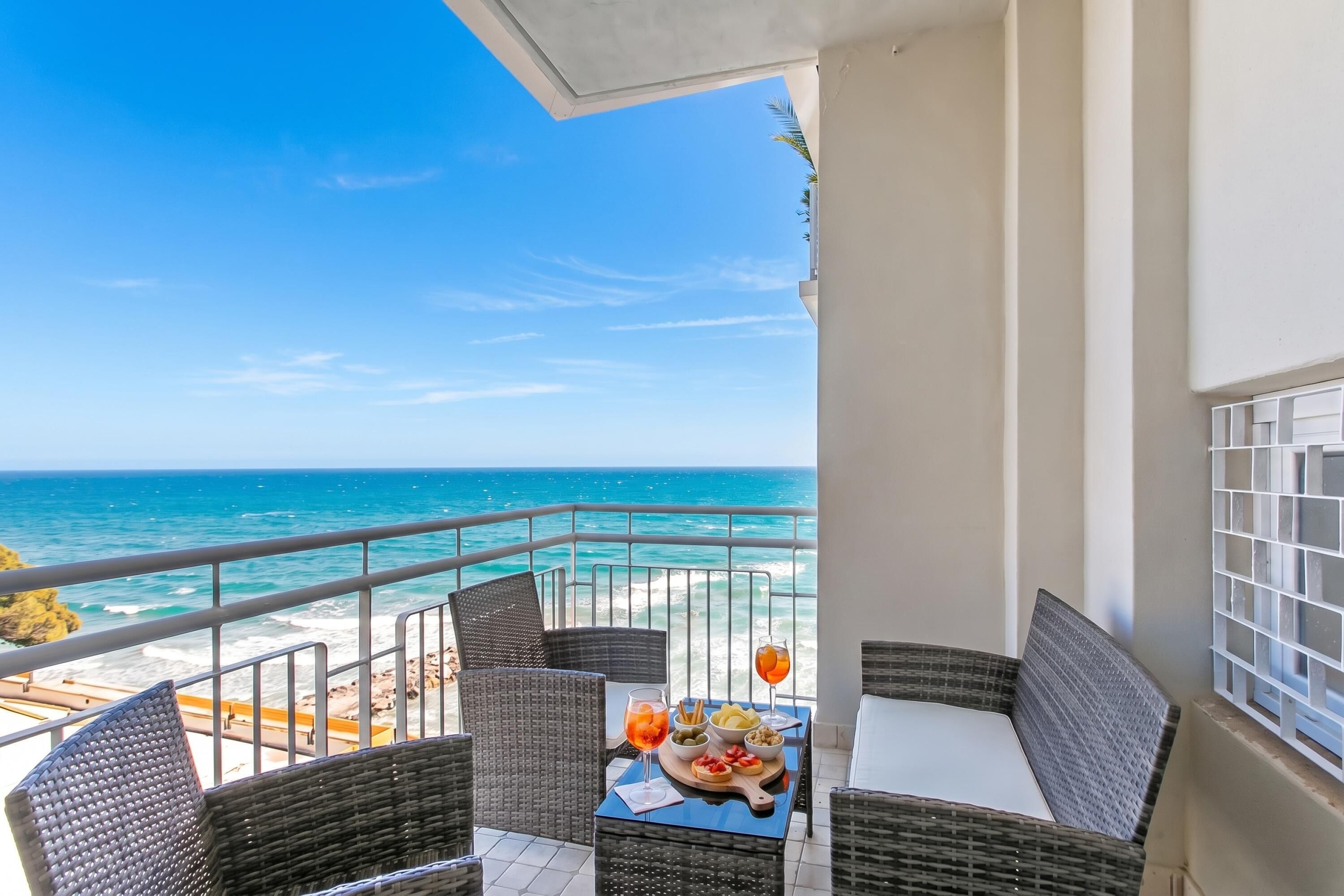 Familienapartment, 1 Schlafzimmer, Balkon, Meerseite (Kenyon Charm - Total Sea View) | Speisen im Freien