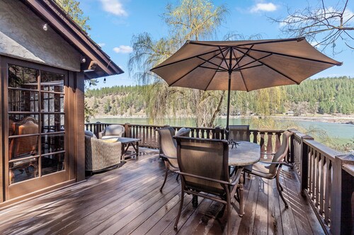 New Listing! Lakefront | Private Beach and Dock | 3 Master Suites | Hot Tub