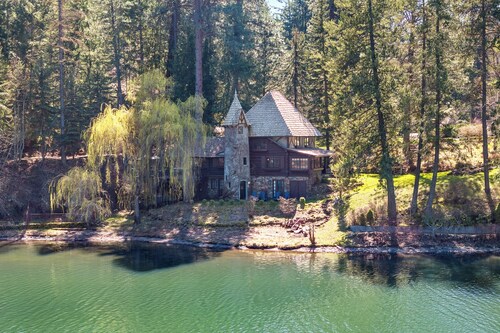 New Listing! Lakefront | Private Beach and Dock | 3 Master Suites | Hot Tub