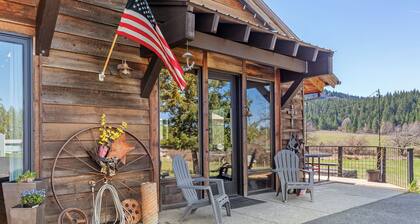 New Listing! Large Barn Home | Rustic-Chic Retreat | Hot Tub | Sauna