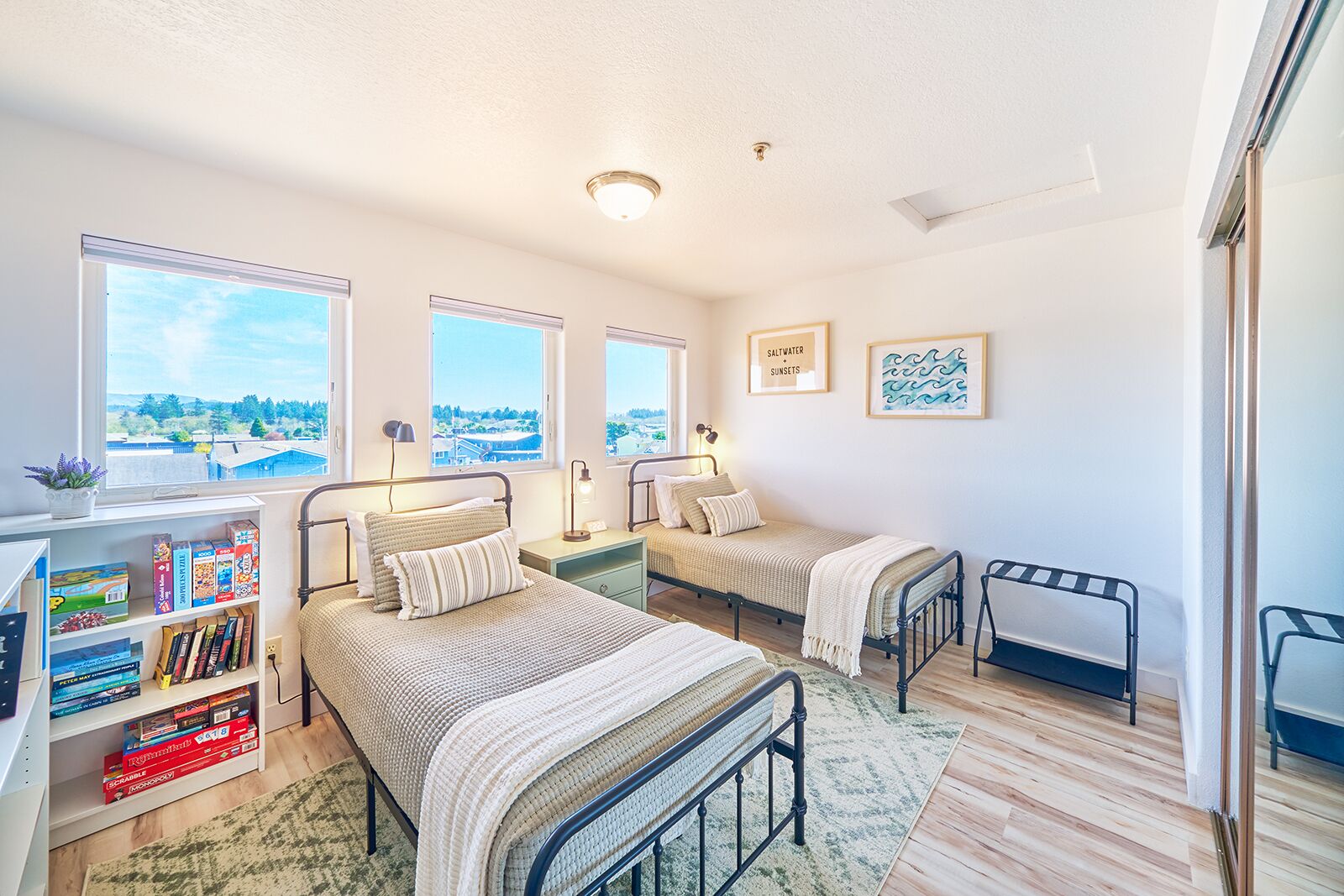 2 bedrooms, desk, travel crib, free WiFi