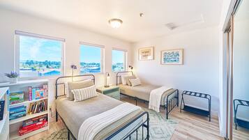 2 bedrooms, desk, travel crib, free WiFi