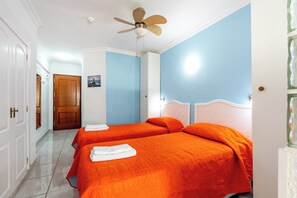 Room - Great Location Santa Maria Studio . Pool view.Fully refurbished.Air con. WIFI (Costa Adeje)