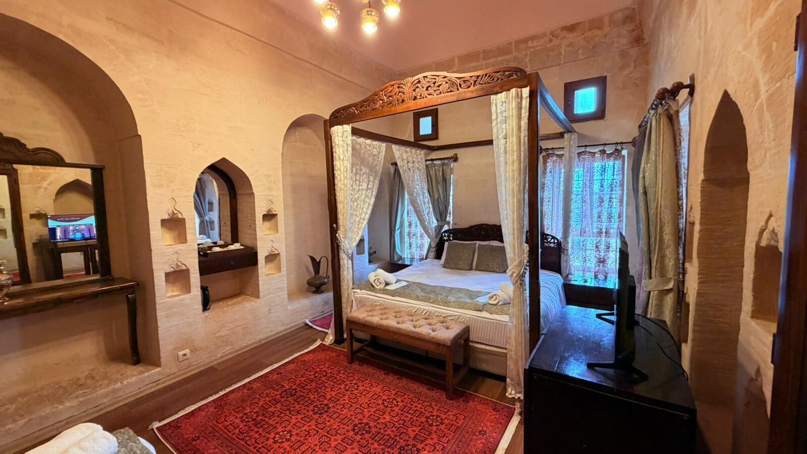 Chambre Triple Deluxe, vue cour intérieure | Vue sur la cour