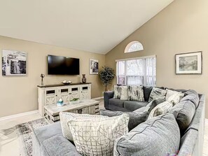 TV - Spacious Pool Home Near Disney | Sleeps 11 (Kissimmee)