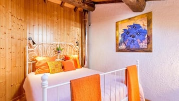 Casa, piscina privata, vista valle | Ferro/asse da stiro, culle/letti per bambini (gratuiti), Wi-Fi gratuito