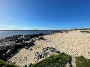 Cottage | Beach - Red House (Carraroe)