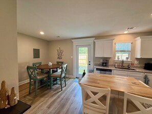 Dining - Location and Convenience to the Beach! (Biloxi)
