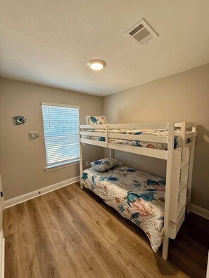 3 Schlafzimmer, kostenloses WLAN, Bettwäsche