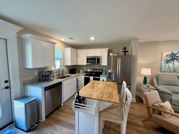 Fridge, microwave, oven, dishwasher - Location and Convenience to the Beach! (Biloxi)