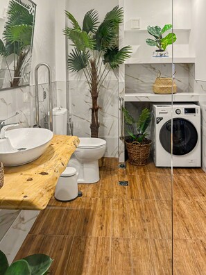 Bathroom - Estia Premium Apartments - 80 Squaremeter Cozy Loft City Center (Thessaloniki)