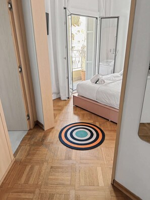 1 bedroom, desk, iron/ironing board, WiFi - Estia Premium Apartments - Honey Paleon Patron Germanou (Thessaloniki)