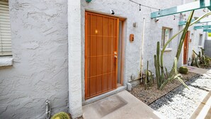 Unclassified image, 4 of 66, button - Chic & Relaxing 1-Bedroom in the Heart of Old Town Scottsdale (Scottsdale)
