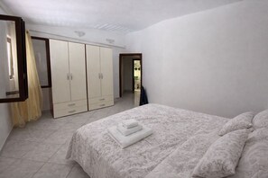 2 bedrooms, iron/ironing board - ANFITEATRO 39 - BUDONI SWEET HOME (Porto Ottiolu)