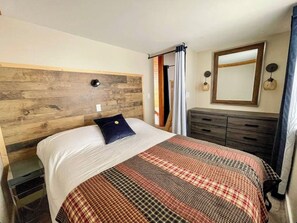 Room - Cozy ski retreat at Apex Mountain Resort (Okanagan-Similkameen G)