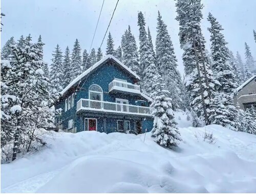 Cozy ski retreat at Apex Mountain Resort