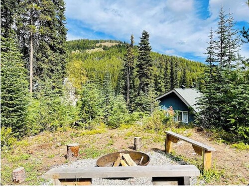 Cozy ski retreat at Apex Mountain Resort