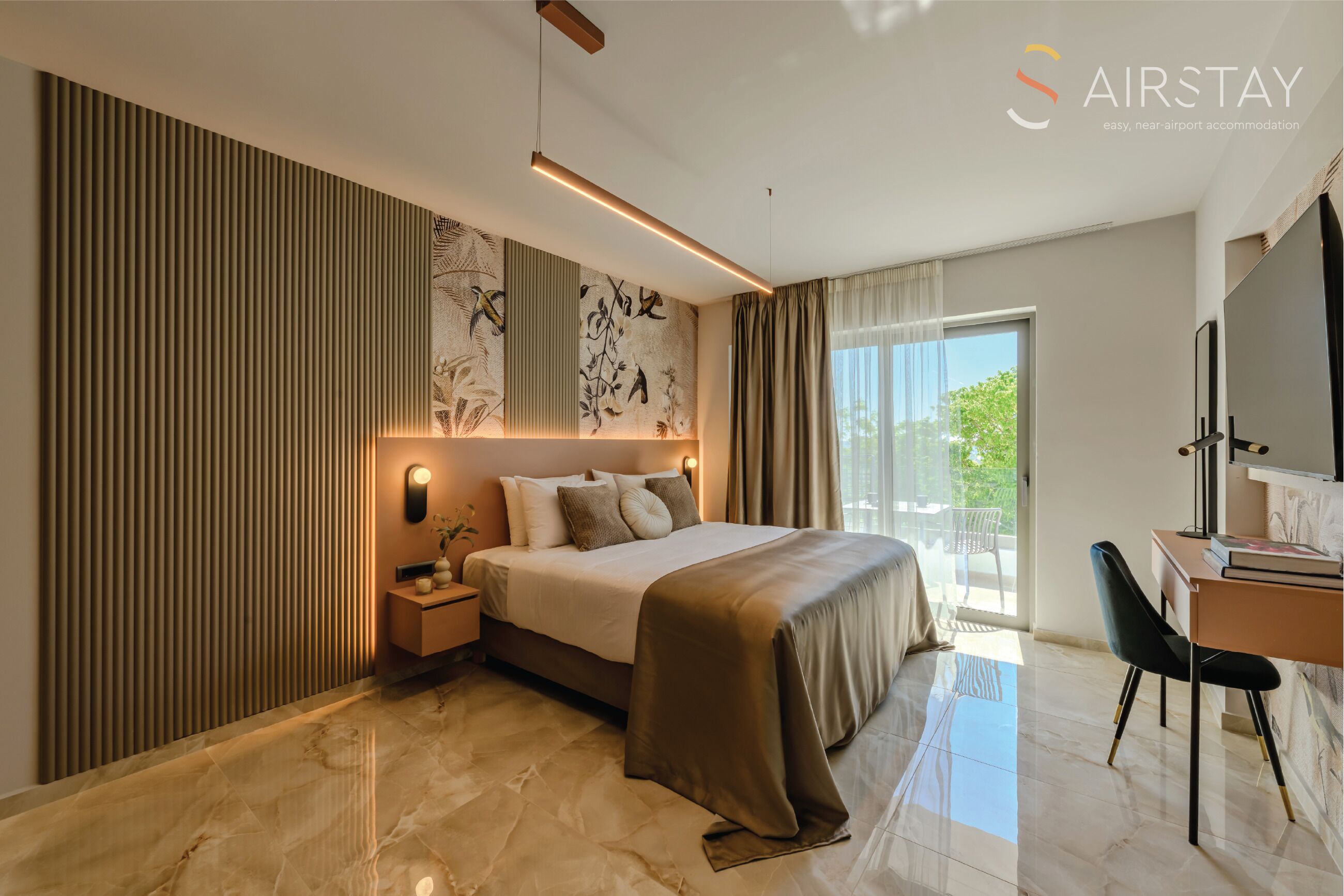 Superior Studio, 1 Queen Bed, Balcony, Garden View A2 | Bàn ủi/dụng cụ ủi quần áo, truy cập Internet không dây miễn phí 