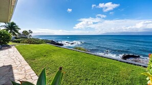 Property grounds - Alaeloa #25 By Parrish - Private Oceanfront Haven (Lahaina)