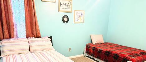 1 bedroom, iron/ironing board, WiFi, bed sheets